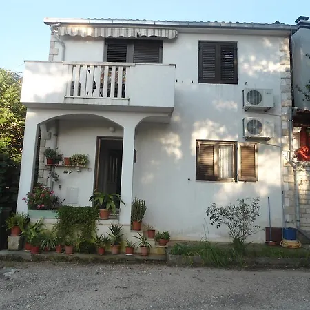 アパート Novakovic *